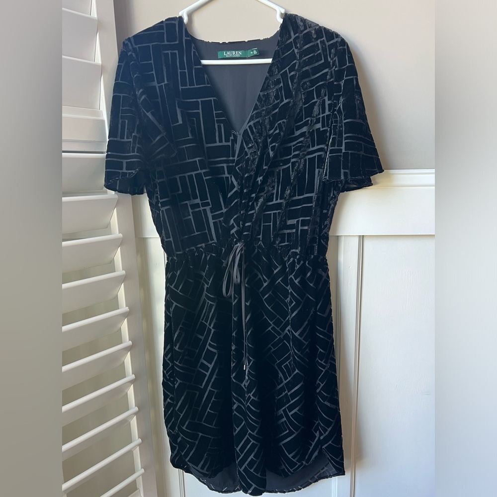 LAUREN RALPH LAUREN Women Size 10 Black Velvet V Neck Short Sleeve Dress